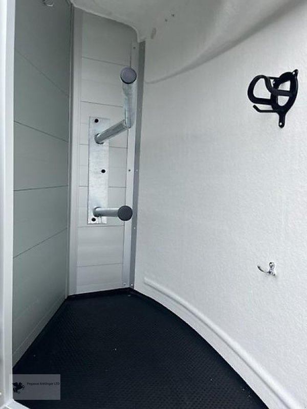 PKW-Anhänger des Typs Humbaur Equitos Alu 2-Pferdeanhänger 2,0t. SK NEU!!, Neumaschine in Gevelsberg (Bild 9)