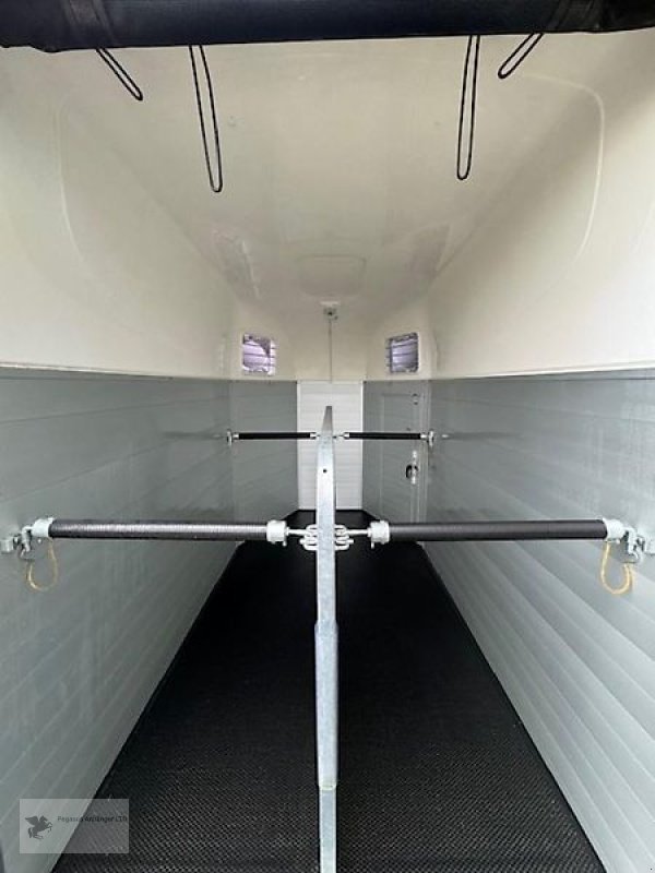 PKW-Anhänger des Typs Humbaur Equitos Alu 2- Pferdeanhänger 2t. Vollalu NEU, Neumaschine in Gevelsberg (Bild 6)