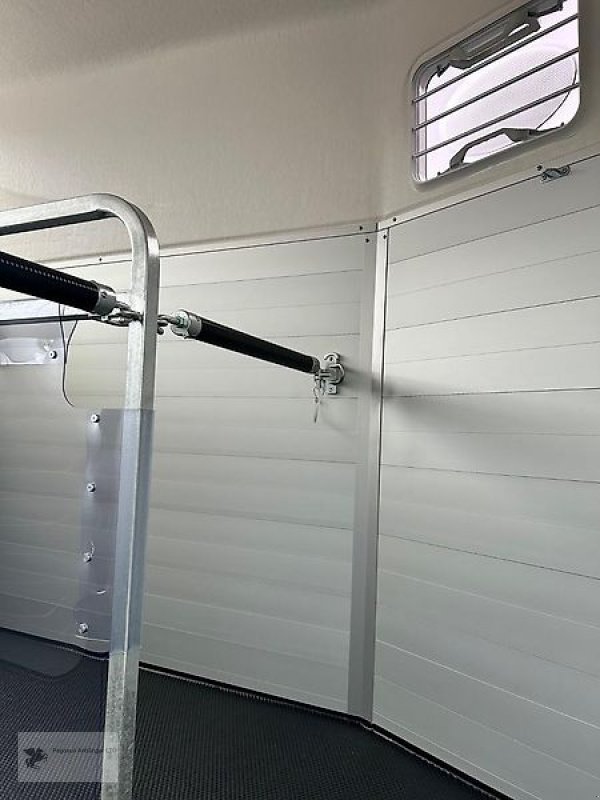 PKW-Anhänger des Typs Humbaur Equitos Alu Pferdeanhänger NEU 2,0t, Neumaschine in Gevelsberg (Bild 5)