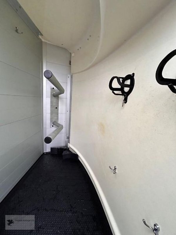 PKW-Anhänger des Typs Humbaur Equitos Alu Plus Pferdeanhänger 2,0t 1.Hand, Gebrauchtmaschine in Gevelsberg (Bild 5)