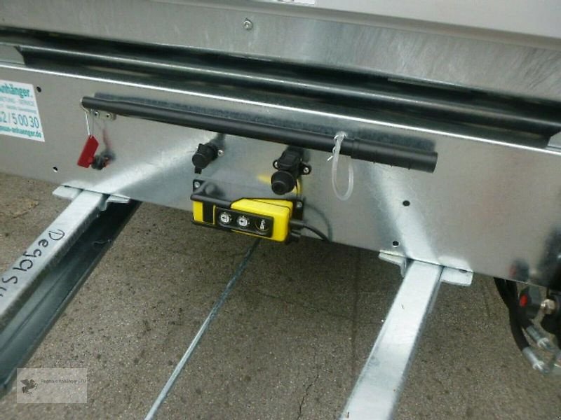 PKW-Anhänger typu Humbaur HTK 3000.31 Dreiseitenkipper 3,0to NEU, Neumaschine v Gevelsberg (Obrázek 6)