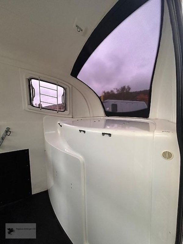 PKW-Anhänger typu Humbaur Maximus Pferdeanhänger Vollpoly,Aluboden 2,7to, Gebrauchtmaschine v Gevelsberg (Obrázek 9)