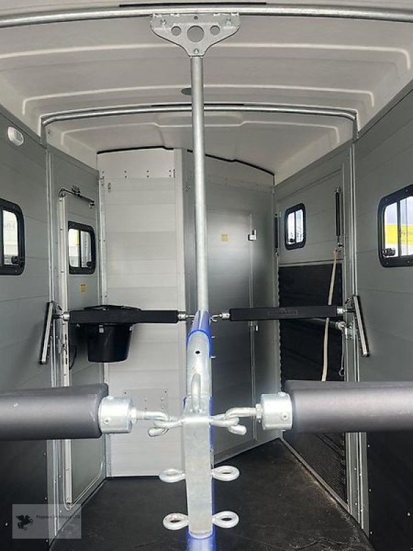PKW-Anhänger del tipo Humbaur Notos Xtra PRO 2- Pferdeanhänger 2700 SK DS, Gebrauchtmaschine en Gevelsberg (Imagen 8)