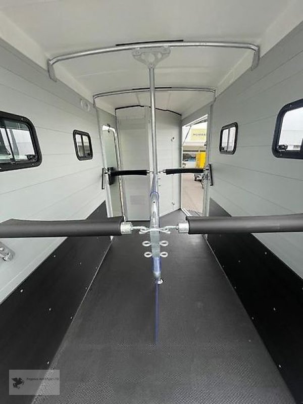 PKW-Anhänger Türe ait Humbaur Notos XTRA Pro 2-Pferdeanhänger Fronstausstieg, Gebrauchtmaschine içinde Gevelsberg (resim 12)