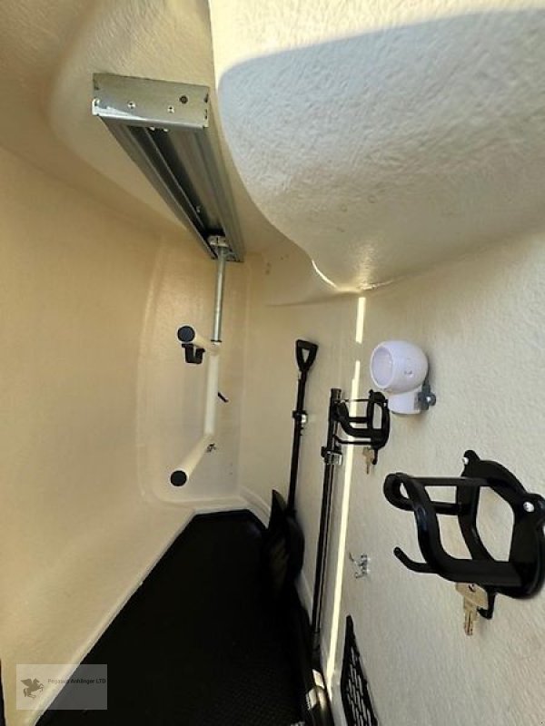 PKW-Anhänger des Typs Humbaur Pegasus 2 Pferdeanhänger 2,4t ALU NEU Sattelkammer, Neumaschine in Gevelsberg (Bild 7)