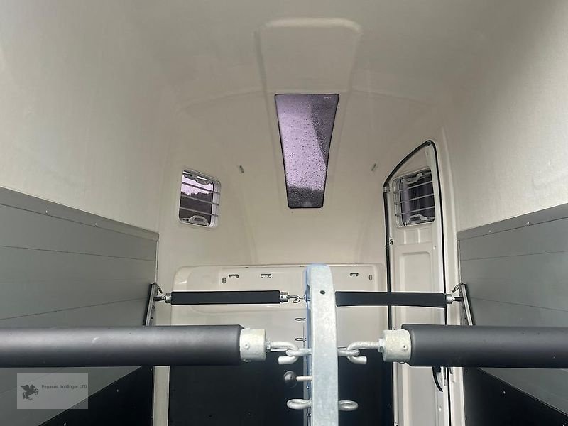 PKW-Anhänger del tipo Humbaur Pegasus 2 Pferdeanhänger 2,4t Alu Panoramafenster SK, Gebrauchtmaschine In Gevelsberg (Immagine 6)