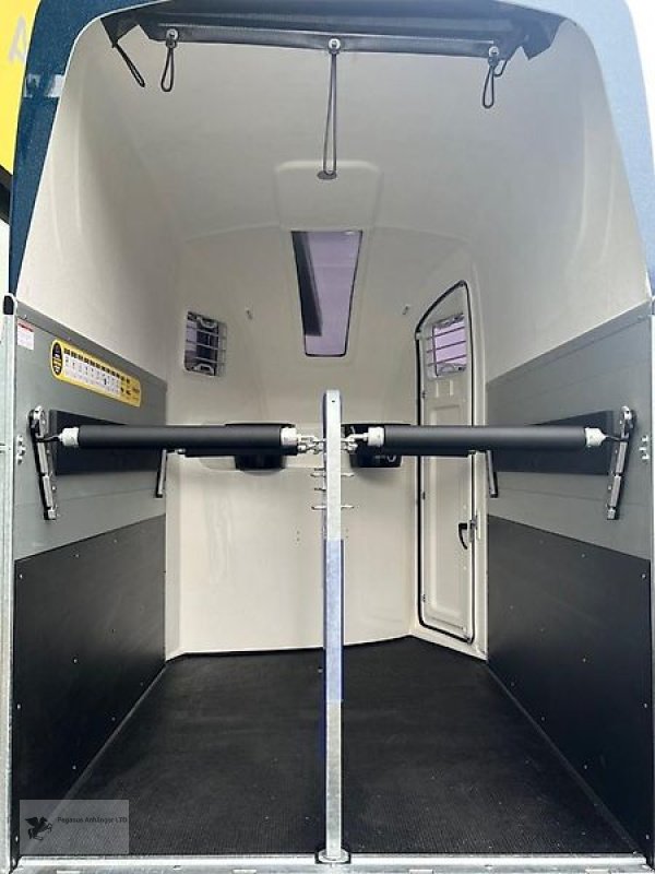 PKW-Anhänger Türe ait Humbaur Pegasus 2-Pferdeanhänger 2,4t Neu SK 2025, Gebrauchtmaschine içinde Gevelsberg (resim 8)