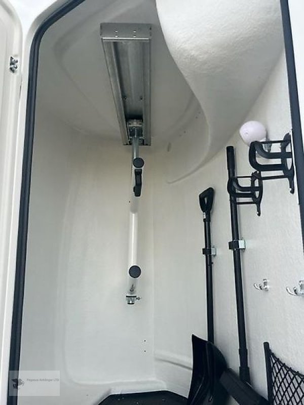 PKW-Anhänger des Typs Humbaur Pegasus 2-Pferdeanhänger 2.4t. SK !!NEU!!, Neumaschine in Gevelsberg (Bild 8)