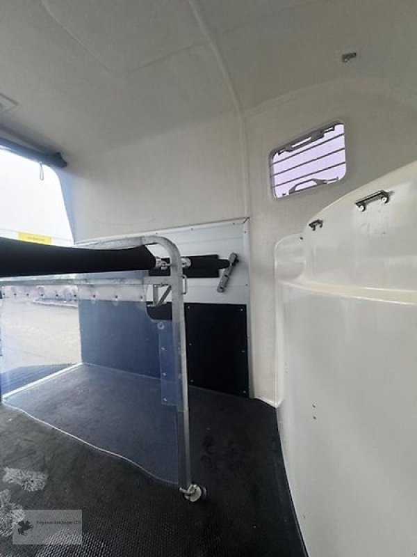 PKW-Anhänger del tipo Humbaur Pegasus 2 Pferdeanhänger ALU 1.Hd Sattelkammer 2,4t., Gebrauchtmaschine In Gevelsberg (Immagine 6)