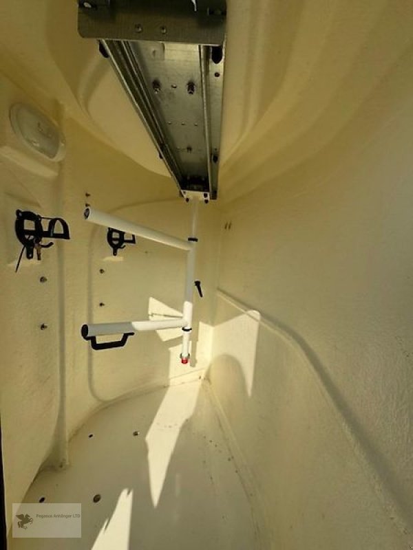 PKW-Anhänger des Typs Humbaur Pegasus 2-Pferdeanhänger Aluboden Vollpoly 2,4t. Sattelka, Gebrauchtmaschine in Gevelsberg (Bild 7)