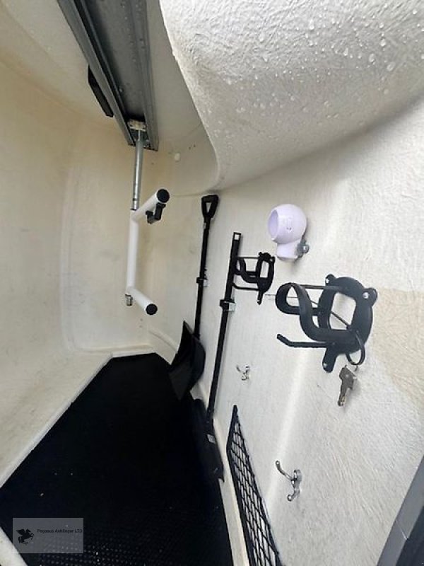 PKW-Anhänger tipa Humbaur Pegasus 2400 Pferdeanhänger Alu 1.Hand Sattelkammer, Gebrauchtmaschine u Gevelsberg (Slika 7)