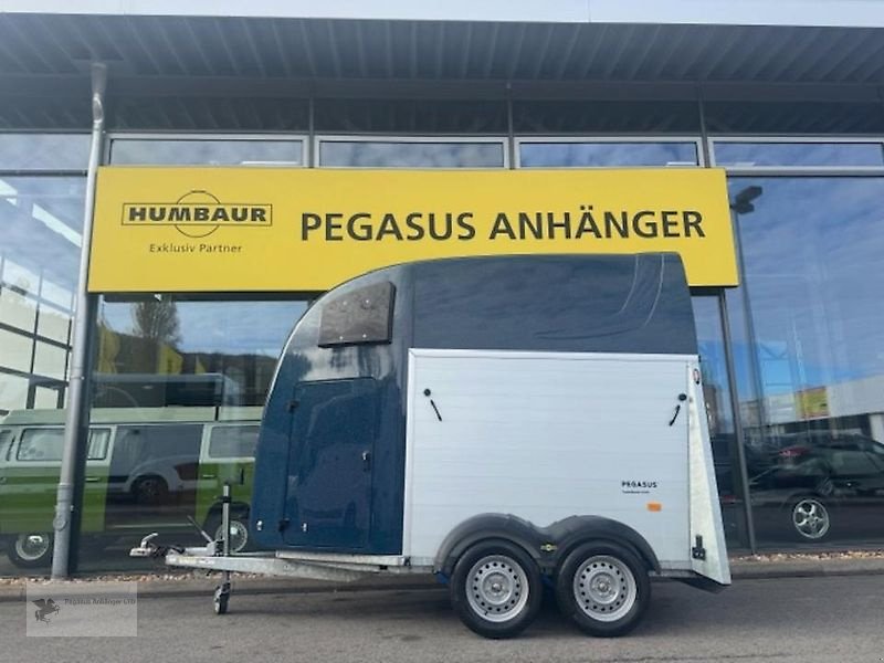 PKW-Anhänger του τύπου Humbaur Pegasus 2400 Pferdeanhänger Alu 1.Hand Sattelkammer, Gebrauchtmaschine σε Gevelsberg (Φωτογραφία 1)