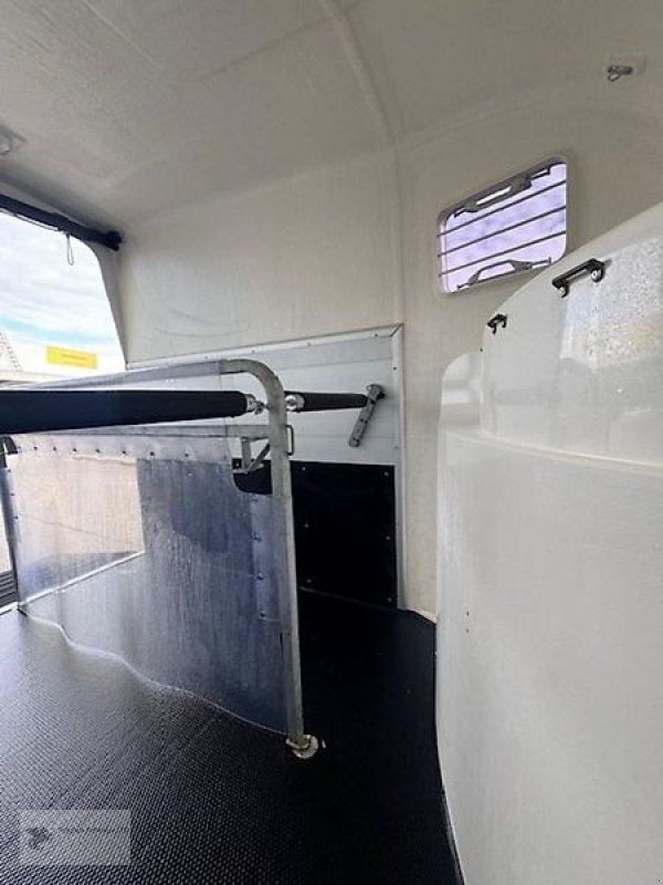 PKW-Anhänger του τύπου Humbaur Pegasus 2400 Pferdeanhänger Alu 1.Hand Sattelkammer, Gebrauchtmaschine σε Gevelsberg (Φωτογραφία 6)