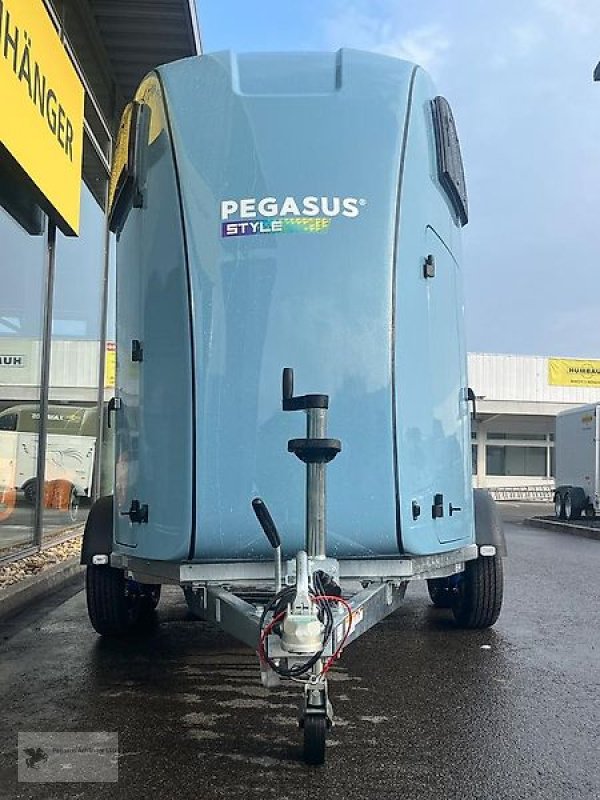 PKW-Anhänger типа Humbaur Pegasus Style 2-Pferdeanhänger 2,4t Neu Vollpoly, Gebrauchtmaschine в Gevelsberg (Фотография 3)