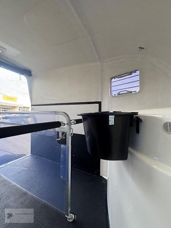 PKW-Anhänger of the type Humbaur Pegasus Style 2 Pferdeanhänger Vollpoly Aluboden 2,7t., Gebrauchtmaschine in Gevelsberg (Picture 5)