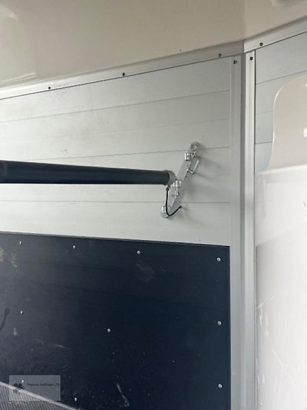 PKW-Anhänger tip Humbaur Single ALU 1,5er Pferdeanhänger Sattelkammer, Gebrauchtmaschine in Gevelsberg (Poză 6)