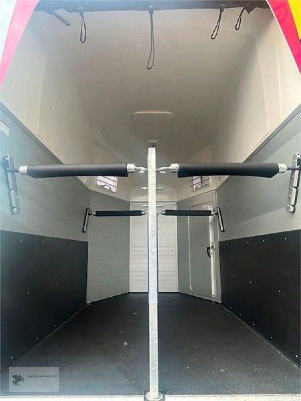 PKW-Anhänger Türe ait Humbaur Xanthos 2-Pferdeanhänger 2,4t. DS Alu "magenta"-pink, Gebrauchtmaschine içinde Gevelsberg (resim 7)