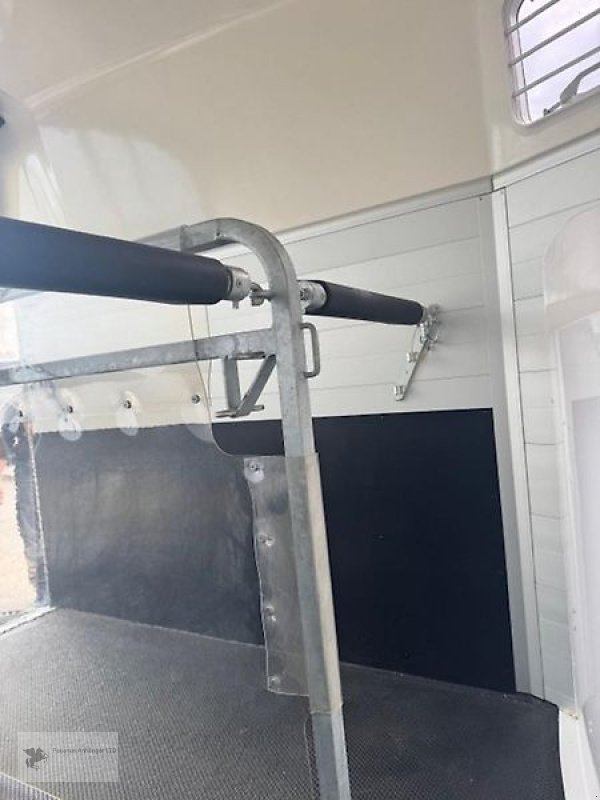 PKW-Anhänger des Typs Humbaur Xanthos 2 Pferdeanhänger Alu Sattelkammer 2,4t. 1.Hand, Gebrauchtmaschine in Gevelsberg (Bild 6)