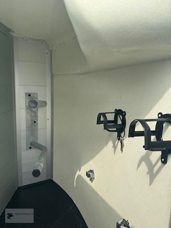 PKW-Anhänger a típus Humbaur Xanthos 2 Pferdeanhänger Alu Sattelkammer 2,4t. 1.Hand, Gebrauchtmaschine ekkor: Gevelsberg (Kép 7)