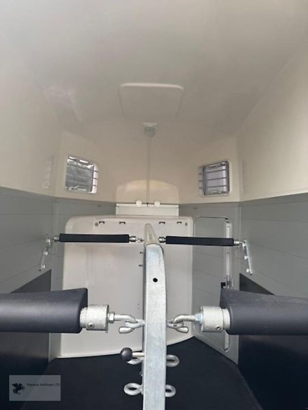 PKW-Anhänger типа Humbaur Xanthos 2 Pferdeanhänger Alu Sattelkammer 2,4t. 1.Hand, Gebrauchtmaschine в Gevelsberg (Фотография 5)