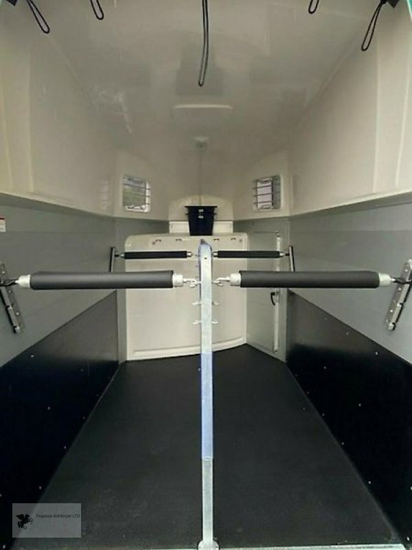 PKW-Anhänger van het type Humbaur Xanthos Aero 2,4to NEU SK TÜRKIS ALU gebr. Böckmann a.L, Neumaschine in Gevelsberg (Foto 6)