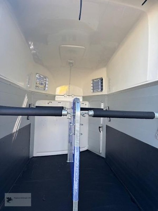 PKW-Anhänger del tipo Humbaur Xanthos Aero 2 Pferdeanhänger 2,4t. ALU Erstzul. 2025 TOP, Gebrauchtmaschine In Gevelsberg (Immagine 6)