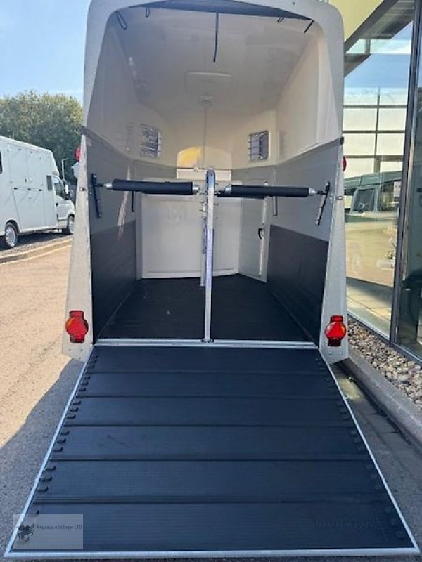 PKW-Anhänger del tipo Humbaur Xanthos Aero 2 Pferdeanhänger 2,4t. ALU Erstzul. 2025 TOP, Gebrauchtmaschine In Gevelsberg (Immagine 5)