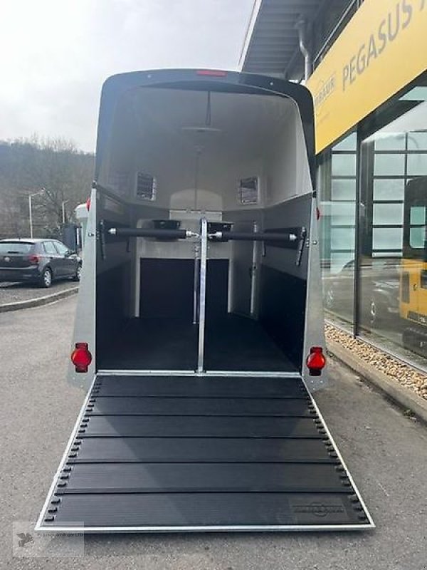 PKW-Anhänger типа Humbaur Xanthos Aero 2-Pferdeanhänger 2,4t Neu SK Vollaussattung, Gebrauchtmaschine в Gevelsberg (Фотография 5)