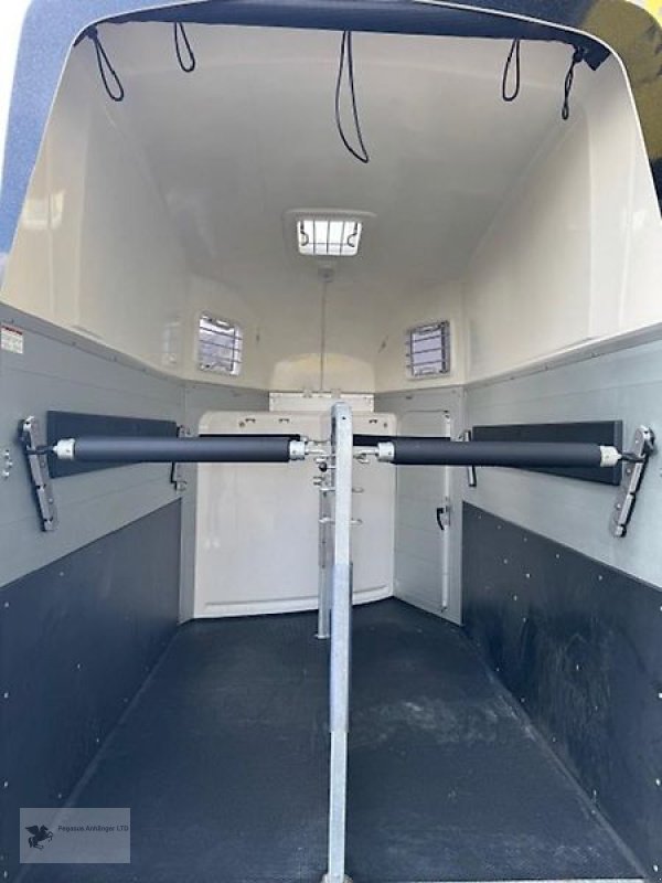 PKW-Anhänger des Typs Humbaur Xanthos Aero 2-Pferdeanhänger ALU 2,4t. 1. Hand, Gebrauchtmaschine in Gevelsberg (Bild 5)