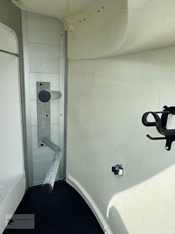 PKW-Anhänger des Typs Humbaur Xanthos Aero 2-Pferdeanhänger ALU 2,4t. 1. Hand, Gebrauchtmaschine in Gevelsberg (Bild 7)