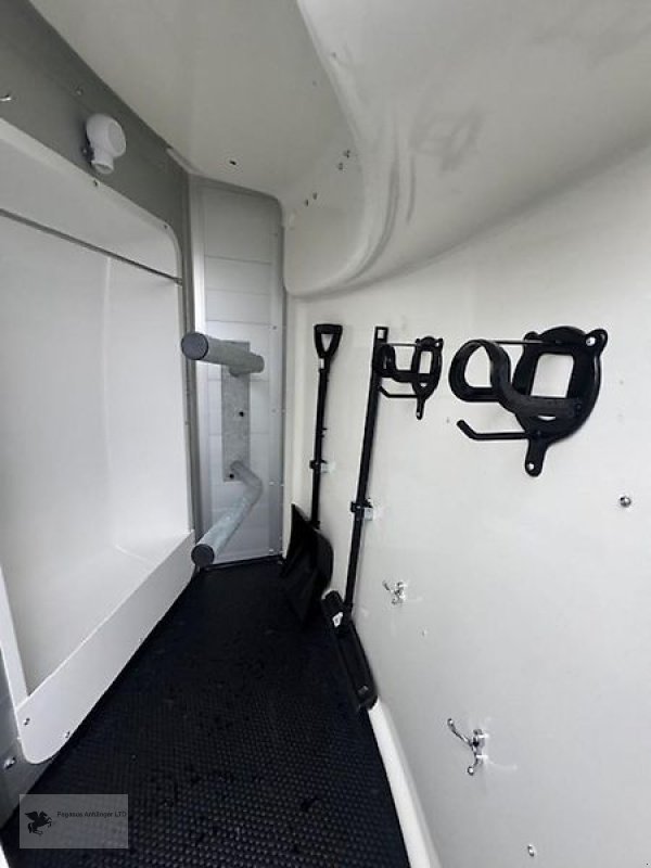 PKW-Anhänger tip Humbaur Xanthos Aero 2 Pferdeanhänger ALU 2,4t. EZ: 2025, Gebrauchtmaschine in Gevelsberg (Poză 7)