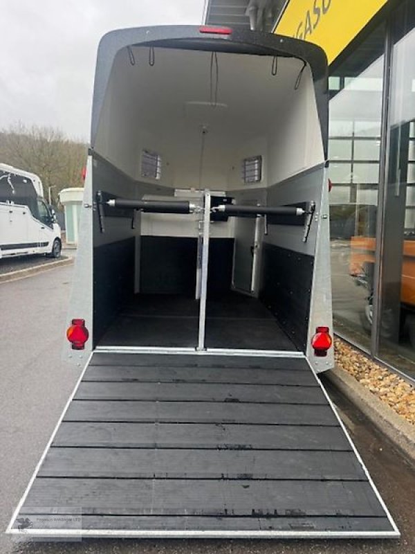 PKW-Anhänger tip Humbaur Xanthos Aero 2 Pferdeanhänger ALU 2,4t. EZ: 2025, Gebrauchtmaschine in Gevelsberg (Poză 4)