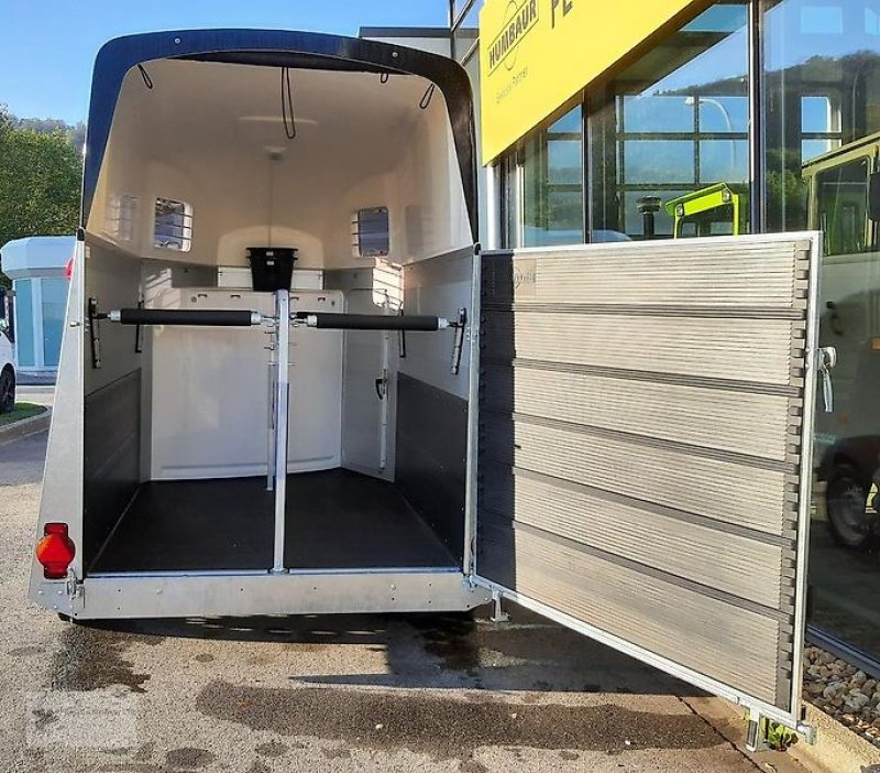 PKW-Anhänger des Typs Humbaur Xanthos Aero Pferdeanhänger 2,4 to NEU Alu 100km/h SK DS, Neumaschine in Gevelsberg (Bild 10)