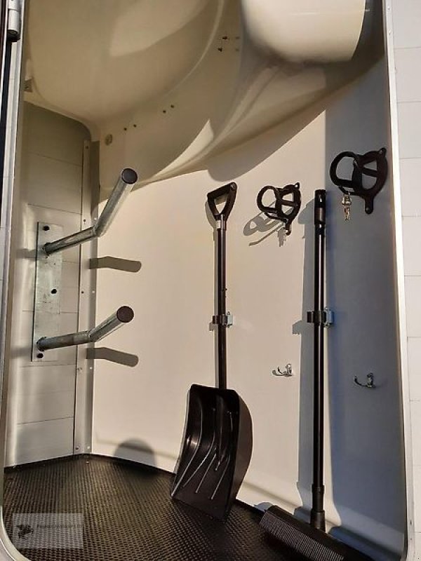 PKW-Anhänger del tipo Humbaur Xanthos Aero Pferdeanhänger 2,4 to NEU Alu 100km/h SK DS, Neumaschine In Gevelsberg (Immagine 9)