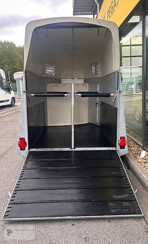 PKW-Anhänger des Typs Humbaur Xanthos Aero Pferdeanhänger 2,4t ALU 1. Hand SK, Gebrauchtmaschine in Gevelsberg (Bild 4)