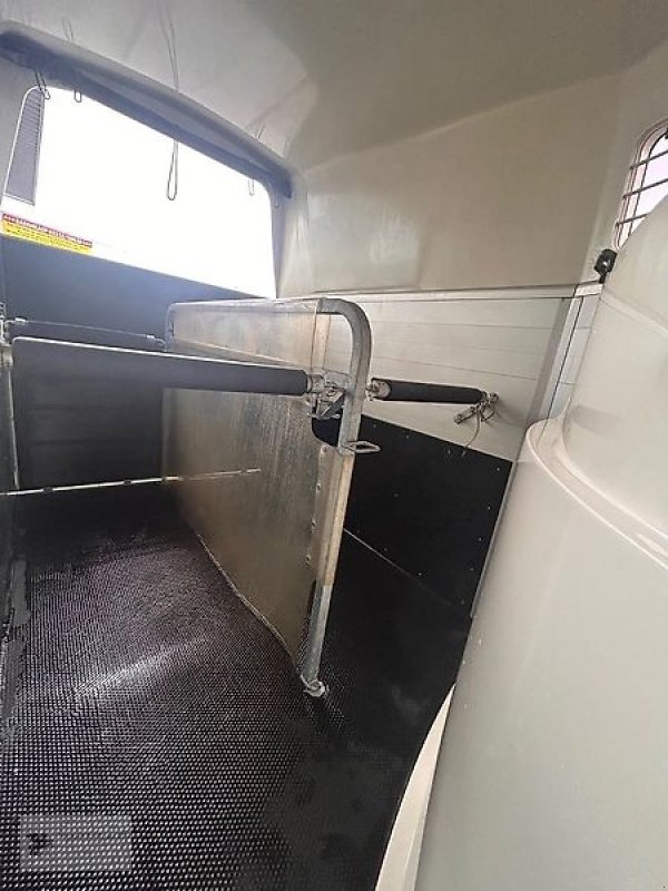 PKW-Anhänger des Typs Humbaur Xanthos Aero Pferdeanhänger 2,4t ALU 1. Hand SK, Gebrauchtmaschine in Gevelsberg (Bild 5)