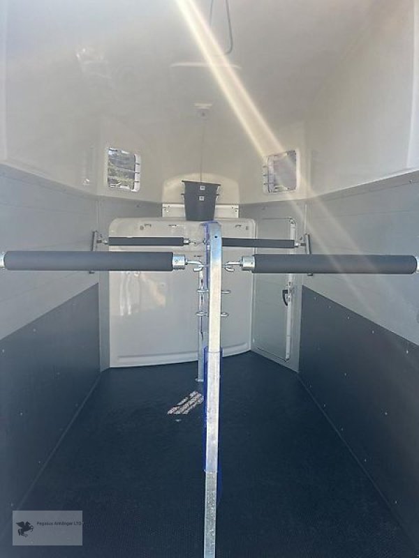 PKW-Anhänger des Typs Humbaur Xanthos Aero Pferdeanhänger 2,4t SK NEU !100km/h, Neumaschine in Gevelsberg (Bild 7)