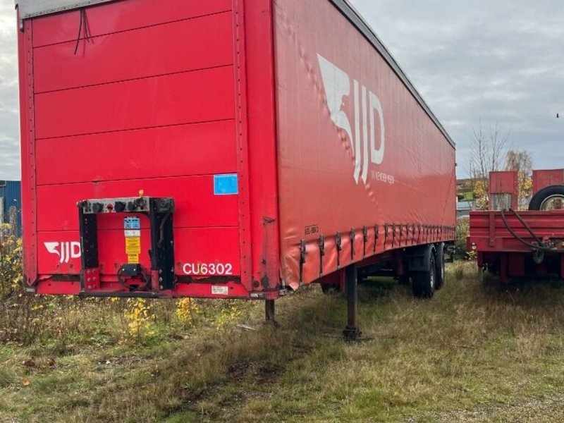 PKW-Anhänger typu Kel-Berg D500V- 7100 Lukket presennings sættevognstrailer med EL hydraulisk læssebagsmæk, Gebrauchtmaschine v Rødovre (Obrázek 1)