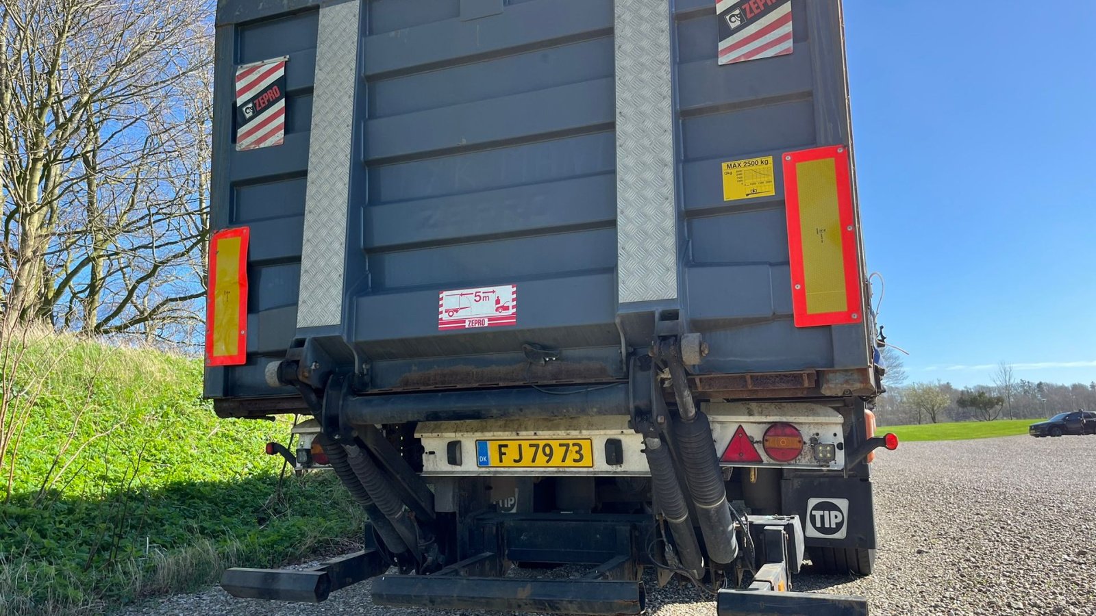 PKW-Anhänger des Typs Krone Sættevogn med lift i bag SDP 27 eLB4-CS med lift i bag. Kan leveres nysynet for lille merepris, Gebrauchtmaschine in Lintrup (Bild 2)