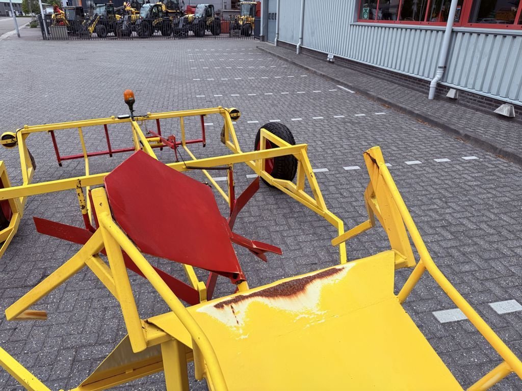 PKW-Anhänger des Typs Meijer Balenverzamelwagen 8-Paks, Gebrauchtmaschine in BOEKEL (Bild 7)