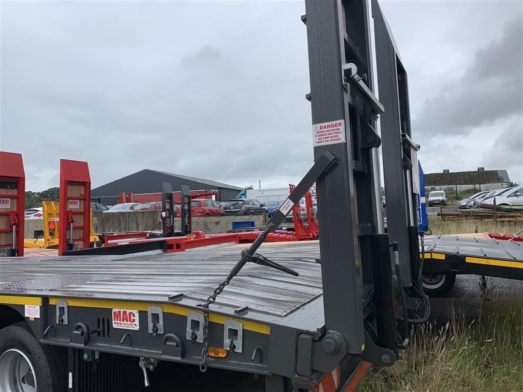 PKW-Anhänger des Typs Oleo Mac 3 akslet maskintrailer Med hydr ramper, Gebrauchtmaschine in Ringe (Bild 13)