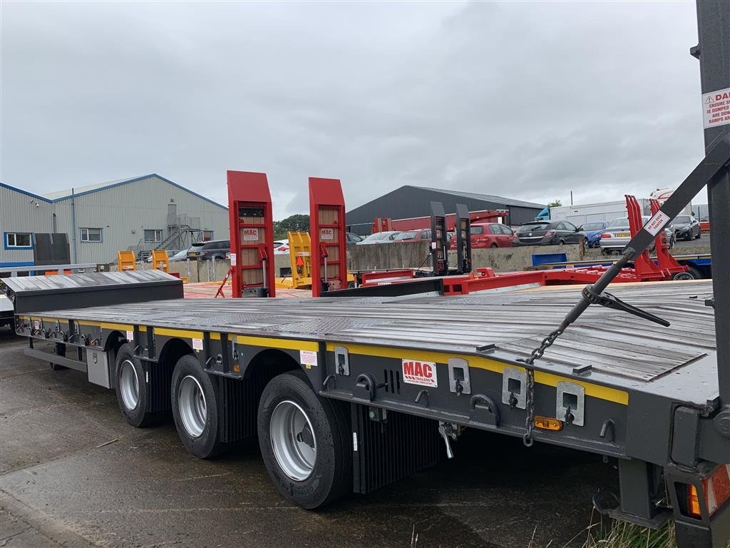 PKW-Anhänger des Typs Oleo Mac 3 akslet maskintrailer Med hydr ramper, Gebrauchtmaschine in Ringe (Bild 12)