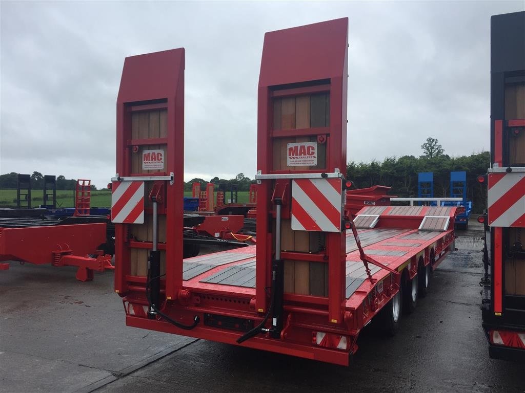 PKW-Anhänger des Typs Oleo Mac 3 akslet maskintrailer Med hydr ramper, Gebrauchtmaschine in Ringe (Bild 19)