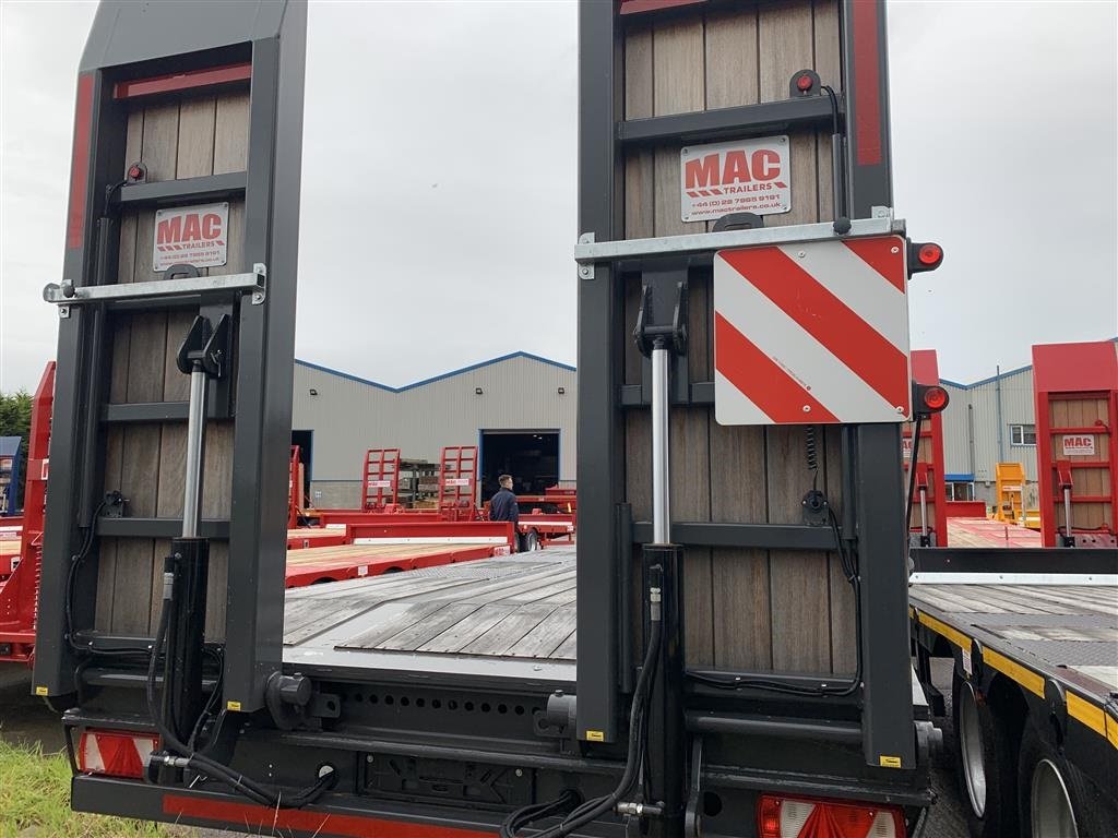 PKW-Anhänger des Typs Oleo Mac 3 akslet maskintrailer Med hydr ramper, Gebrauchtmaschine in Ringe (Bild 14)