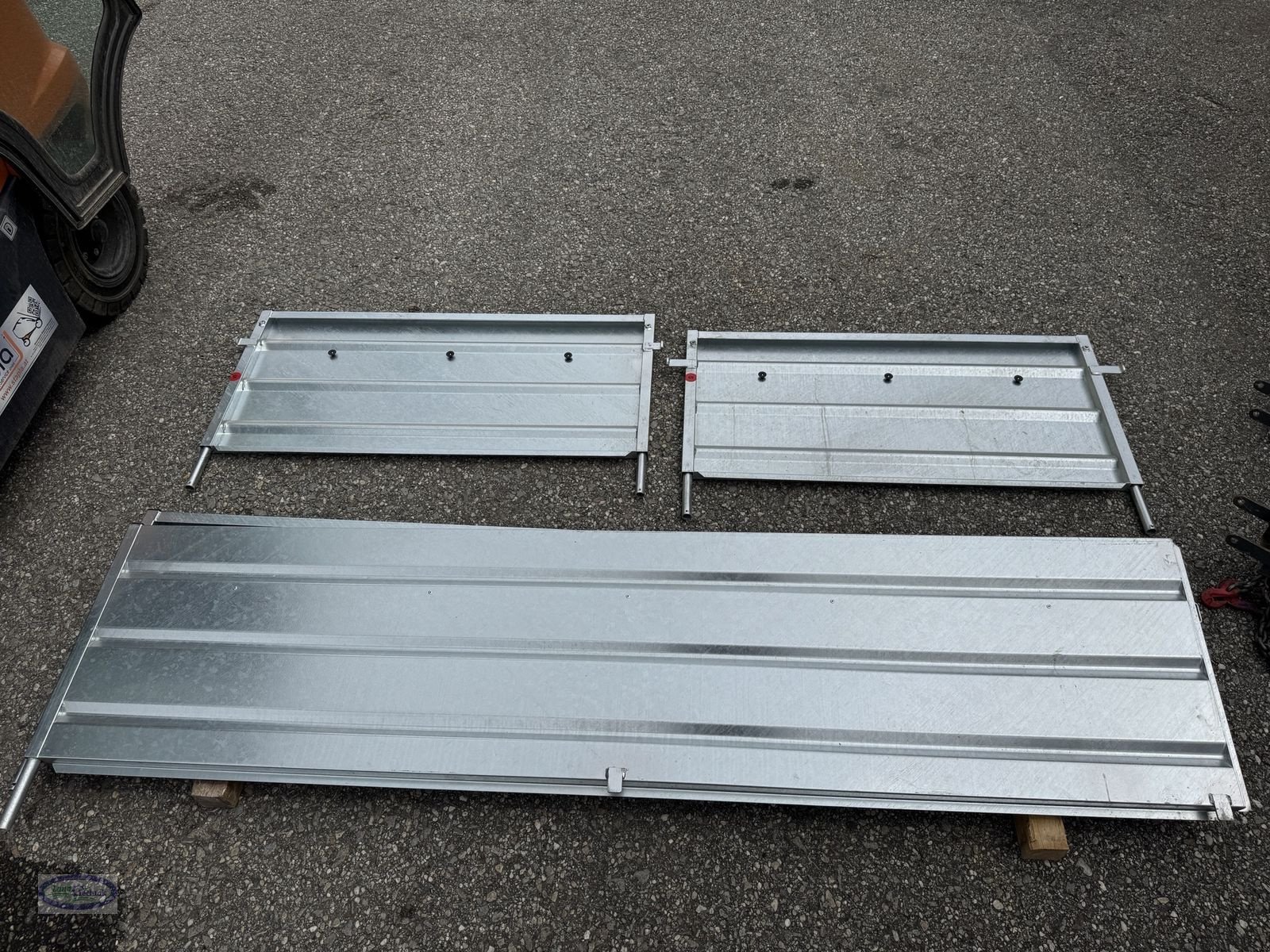 PKW-Anhänger des Typs Pongratz Aufsatzwände, Neumaschine in Münzkirchen (Bild 1)