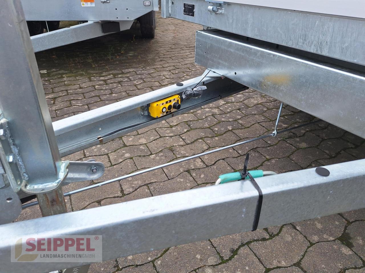 PKW-Anhänger des Typs Saris K3 306 170 2700 2 elektrisch + Rampen, Neumaschine in Groß-Umstadt (Bild 6)