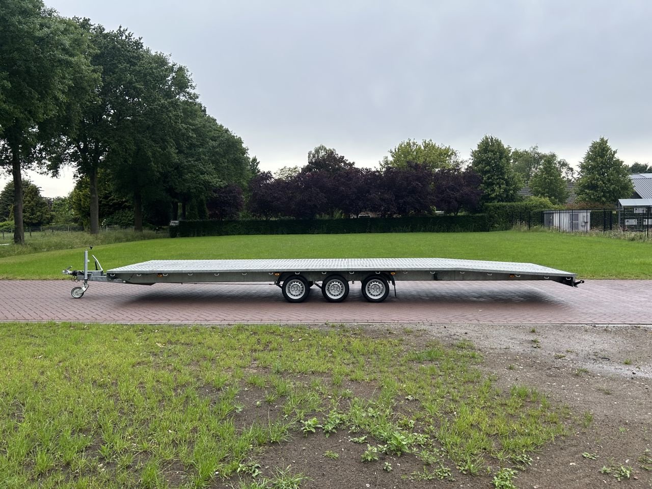 PKW-Anhänger des Typs Sonstige aanhanger 3500 kg met oprijplate NIEWIADOW 2023, Gebrauchtmaschine in Putten (Bild 9)