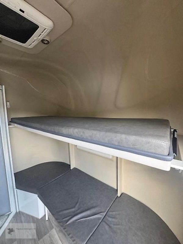 PKW-Anhänger typu Sonstige ANKA JL Trailer 3PF 3 Pferdeanhänger Aluboden Wohnabteil Klima, Gebrauchtmaschine v Gevelsberg (Obrázek 12)