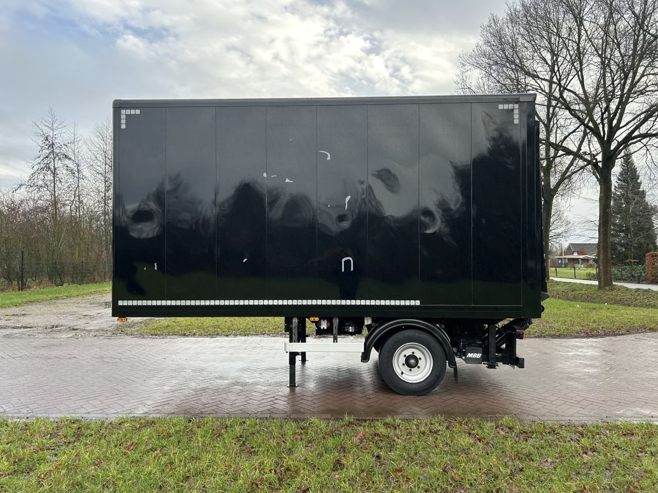 PKW-Anhänger des Typs Sonstige be oplegger 5.1 ton gesloten met laadklep 1000 kg, Gebrauchtmaschine in Putten (Bild 3)