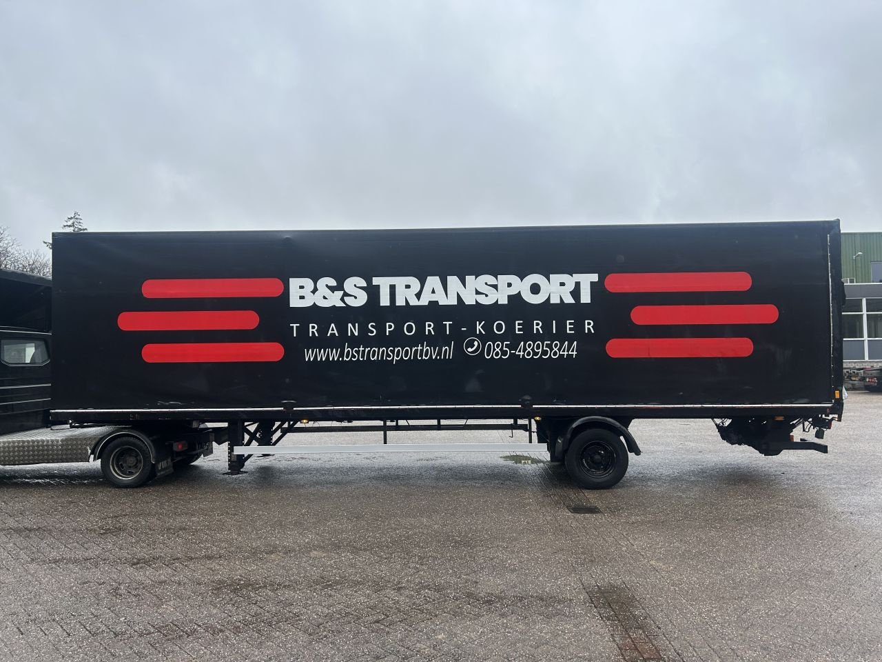 PKW-Anhänger Türe ait Sonstige be oplegger 5.4 ton Quality zeiloplegger laadklep, Gebrauchtmaschine içinde Putten (resim 2)